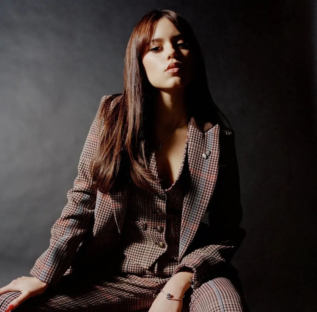 Jenna Ortega - jenna-ortega-hot-5.webp